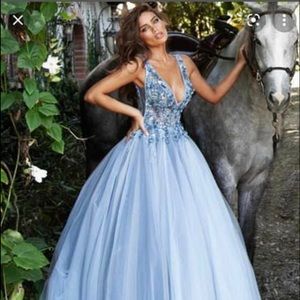 Jovani v neck appliqué dress. New never worn.